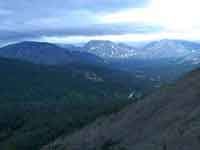 Вид на долину Вангыра с перевала Медведь.